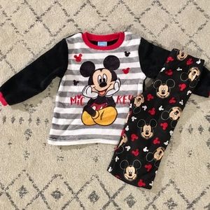 New Mickey Mouse Winter Pajama Set Size 2T